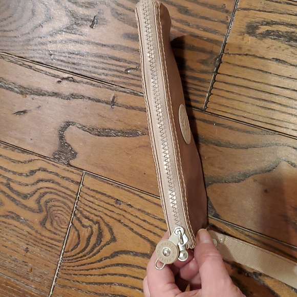 Kipling wristlet - Picture 3 of 10